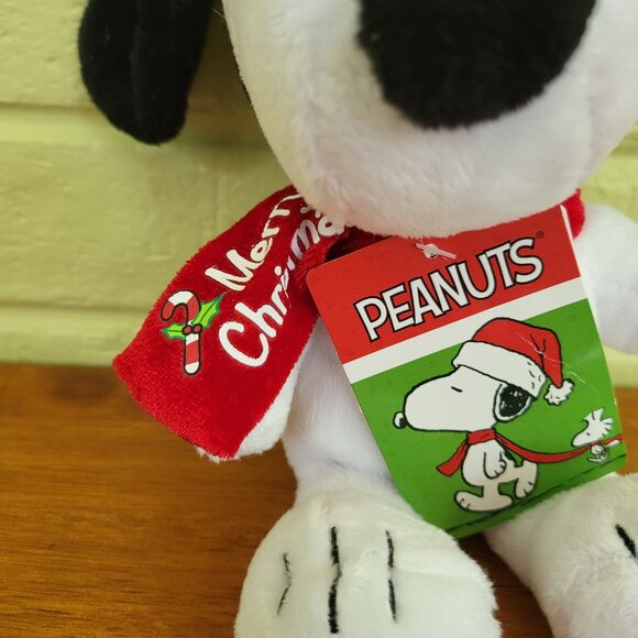 Peanuts Snoopy Pilot Doll Toy Music 8'' Plays Theme Song Merry Christmas NEW T7 - Picture 3 of 8